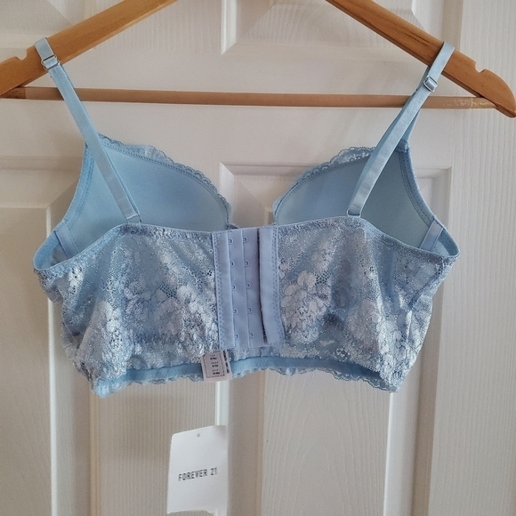NWT Forever 21 Floral Shimmer Lace Underwire Bra light blue sz M - Picture 2 of 7